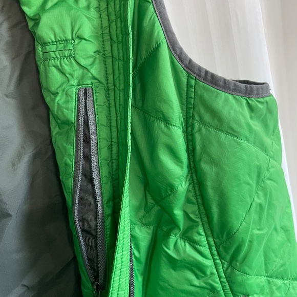 LL Bean Green Lightweight Primaloft Insulation Quilted Vest, XL - Picture 7 of 11